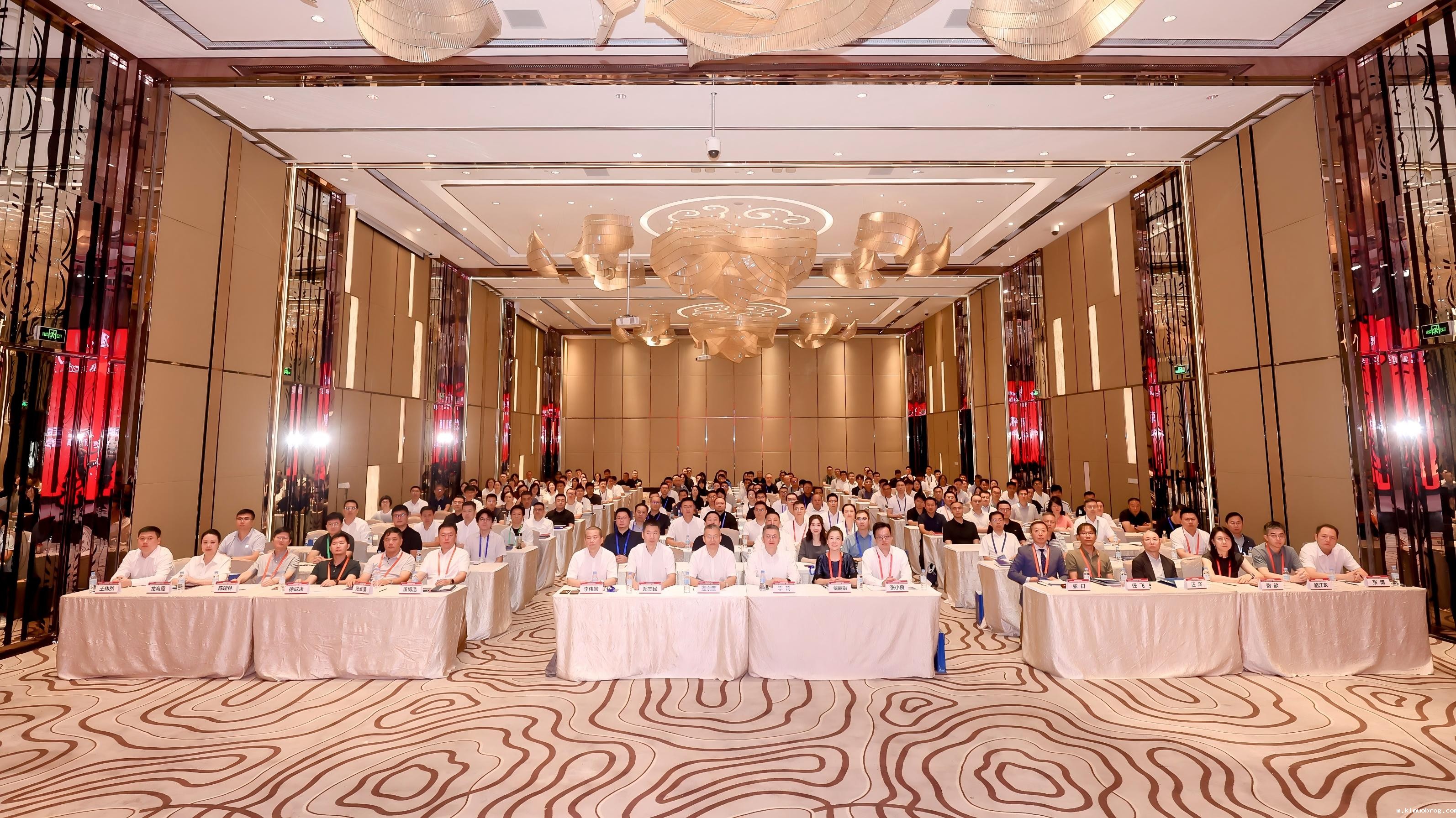 00 理事会大合照2(1).jpg 00 理事会大合照2(1).jpg